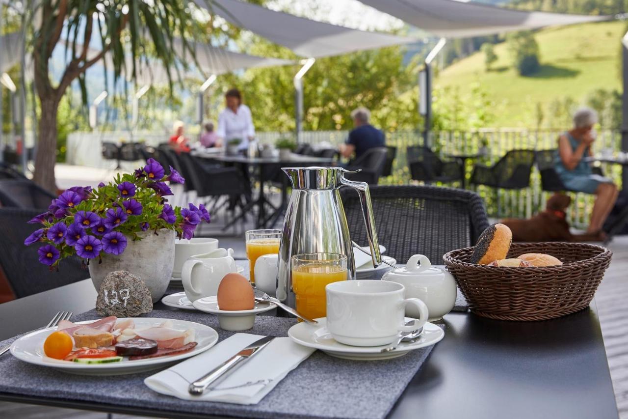 Elzland Hotel Pfauen Wellness & Spa Elzach Exterior photo